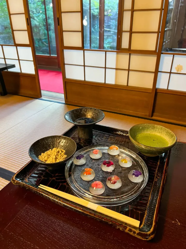 Food in kyoto: warabi mochi