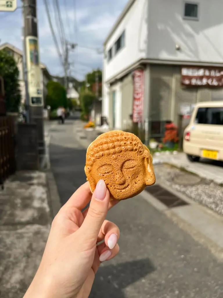 Kamakura famous snack: Kamakura Buddha Cake