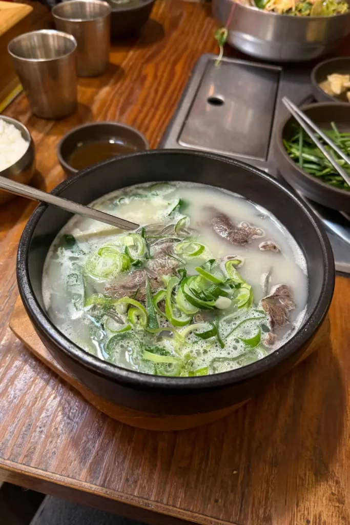 Best Korean food in Seoul: Seolleongtang (Ox Bone Soup)